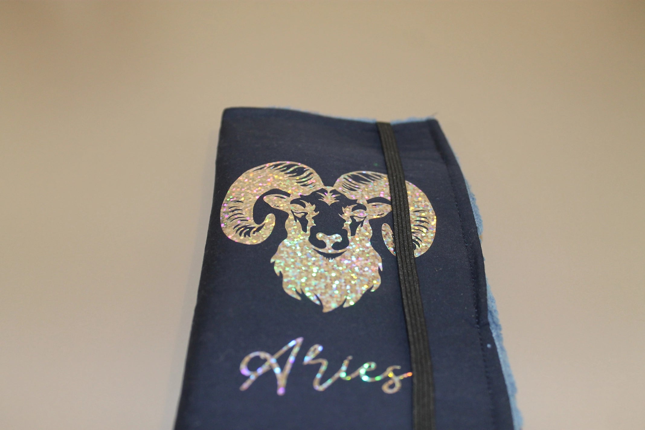 Kit dental hecho a mano en España, diseño horóscopo