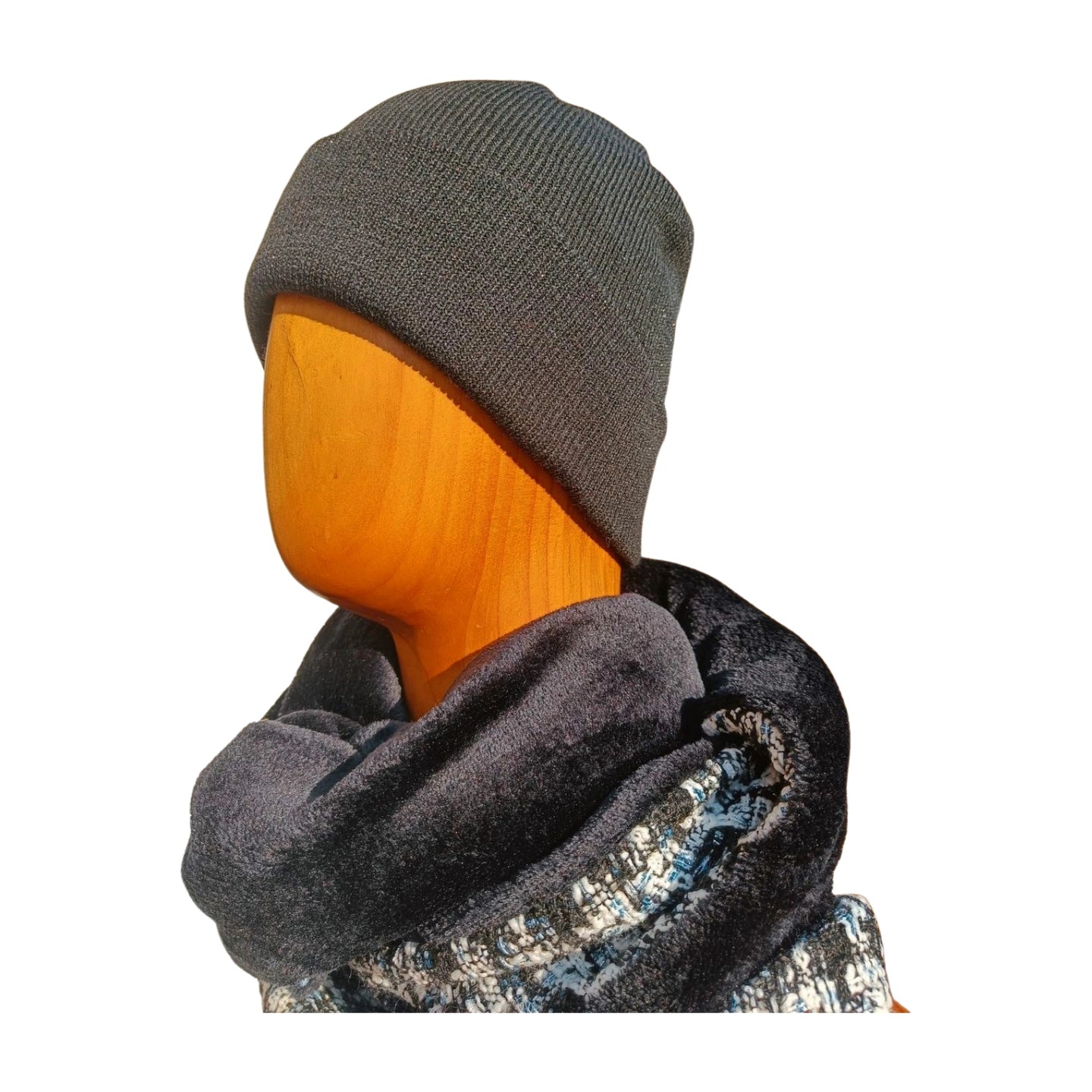 Bufanda triangular reversible tweed Chanel y coralina negra vista de perfil en maniquí. [variant: Negro]