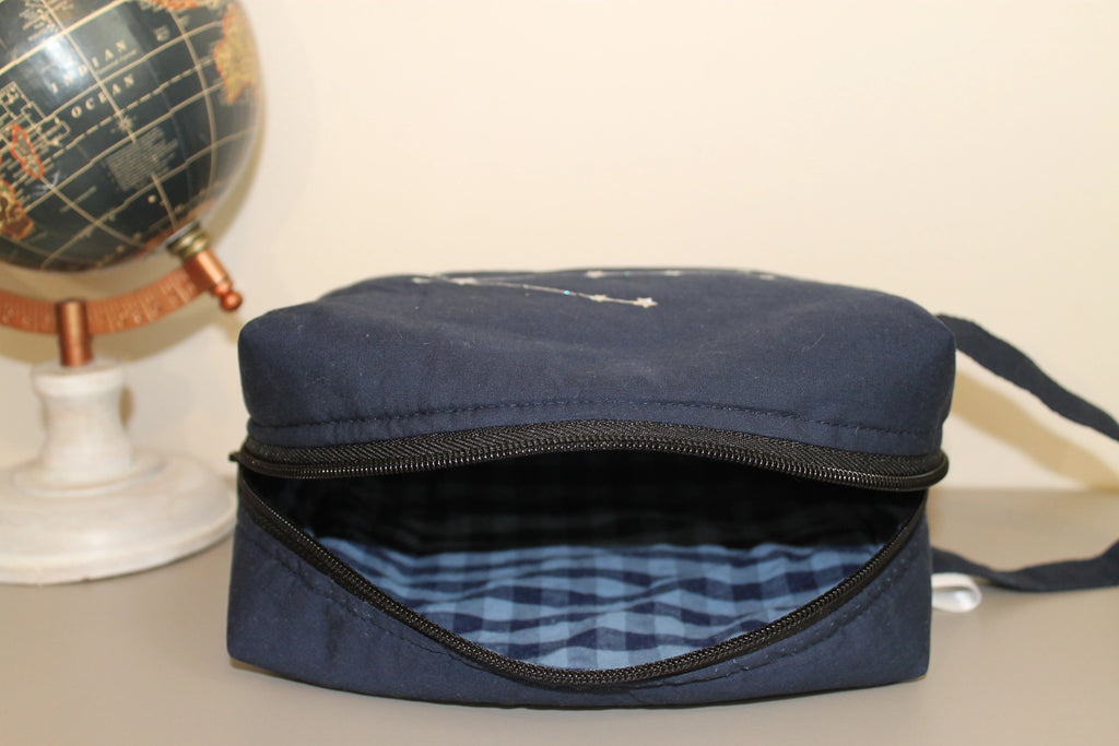Neceser azul noche hecho a mano en España
